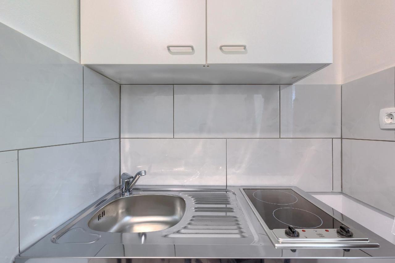 Monte Zaro Hostel Пула Екстериор снимка