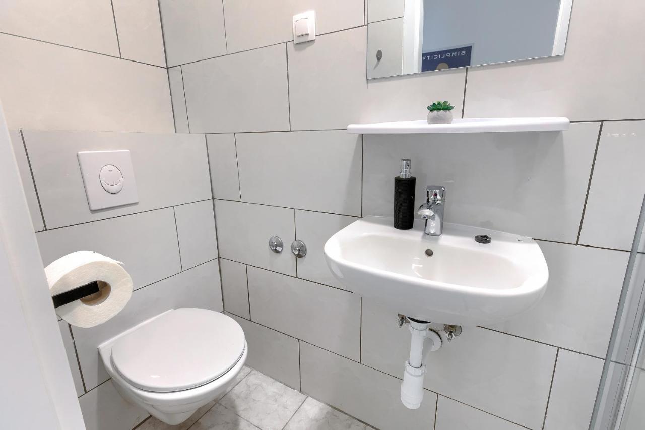 Monte Zaro Hostel Пула Екстериор снимка
