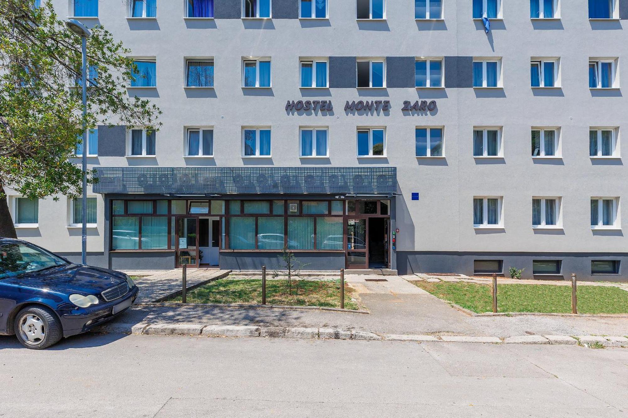 Monte Zaro Hostel Пула Екстериор снимка
