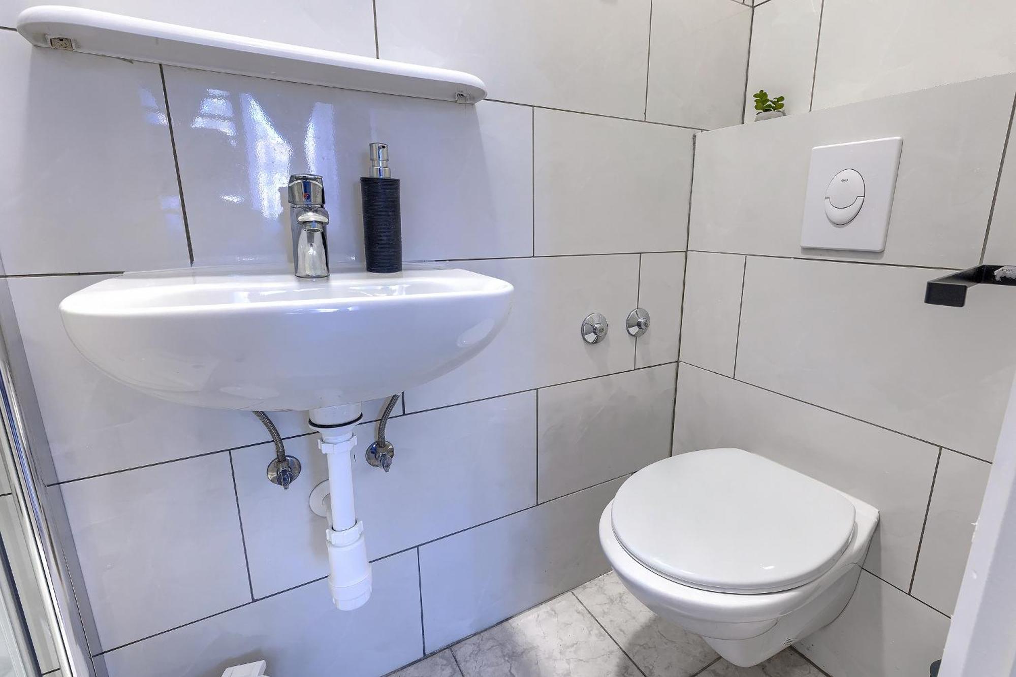 Monte Zaro Hostel Пула Екстериор снимка