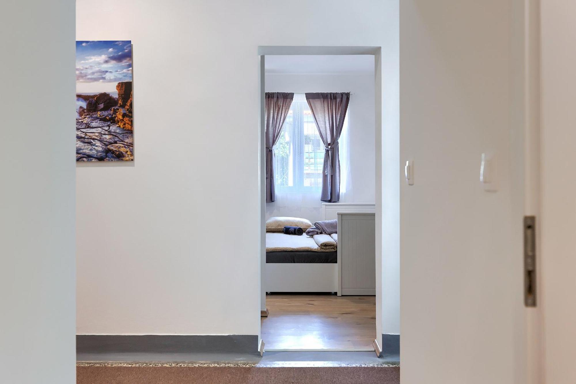 Monte Zaro Hostel Пула Екстериор снимка