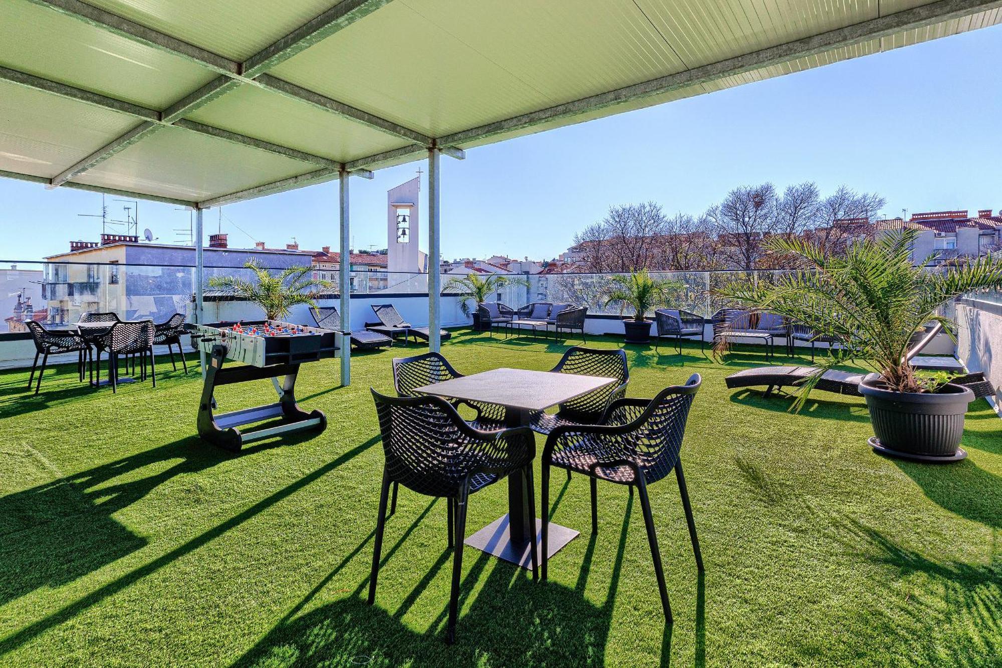 Monte Zaro Hostel Пула Екстериор снимка