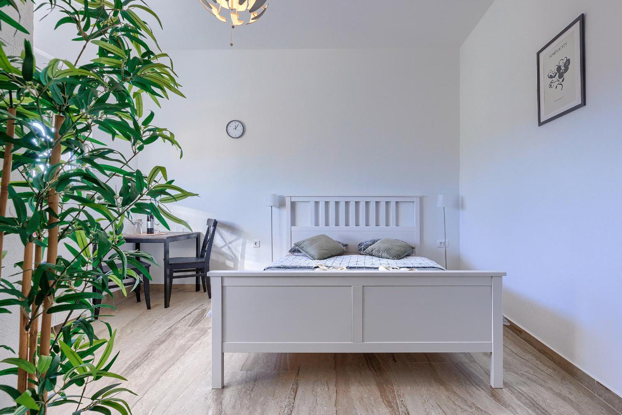 Monte Zaro Hostel Пула Екстериор снимка