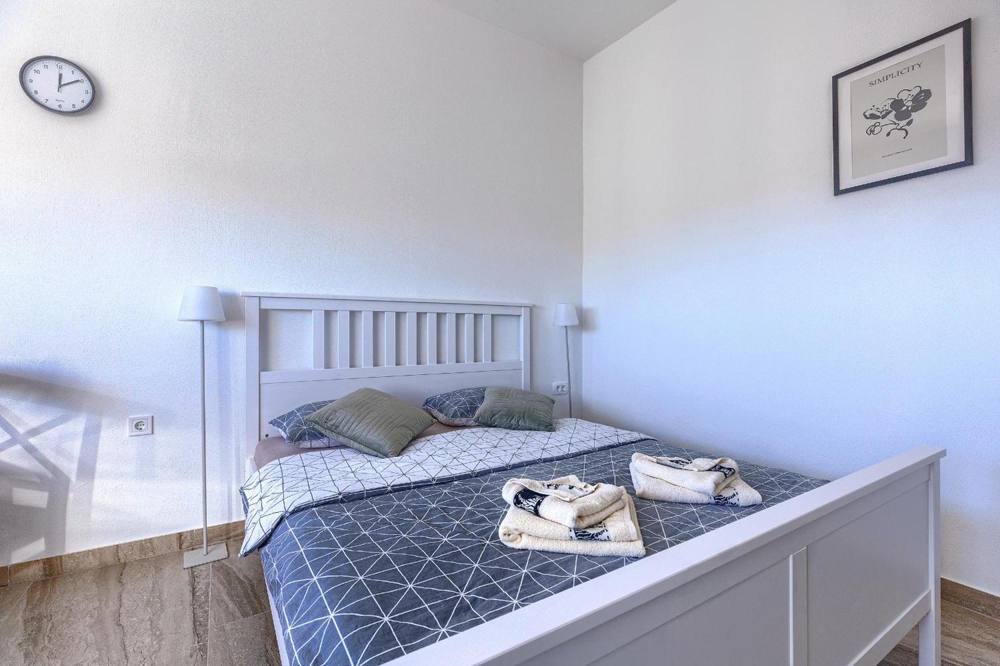 Monte Zaro Hostel Пула Екстериор снимка